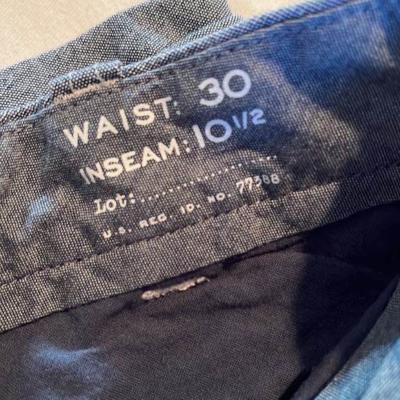 J crew men’s shorts - Picture 3 of 3